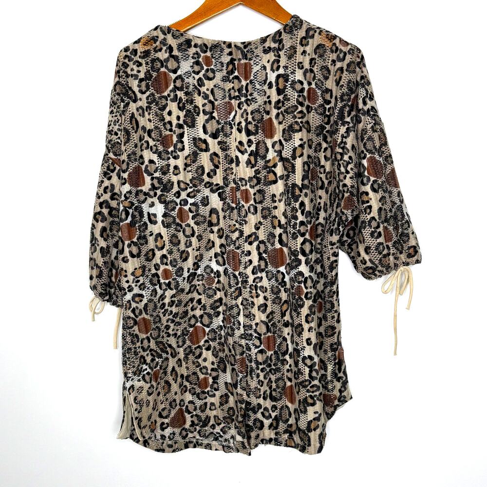 Kactus Leopard Print Button Front Top - image 2